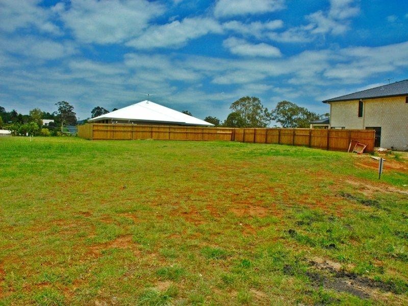 11 Turtle Place, Redland Bay QLD 4165