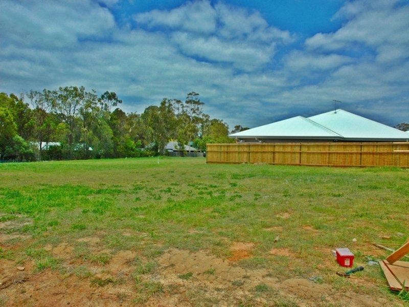 11 Turtle Place, Redland Bay QLD 4165