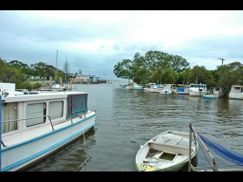 14 Adam ST, Redland Bay QLD 4165