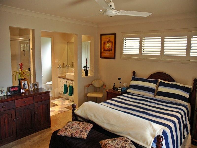 14 Gloria Pde, Redland Bay QLD 4165