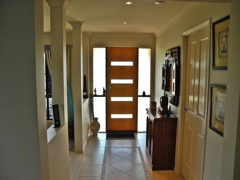 14 Gloria Pde, Redland Bay QLD 4165