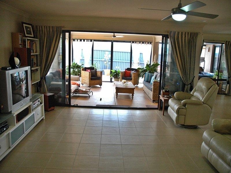 14 Gloria Pde, Redland Bay QLD 4165