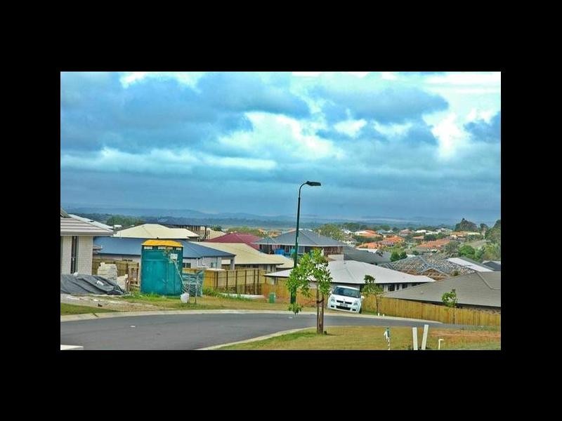 14 Magnetic Place, Redland Bay QLD 4165