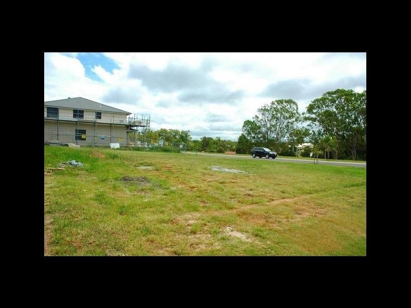 14 Magnetic Place, Redland Bay QLD 4165