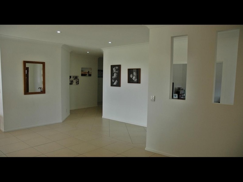 14 Magnetic Pl, Redland Bay QLD 4165