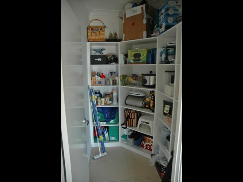 14 Magnetic Pl, Redland Bay QLD 4165