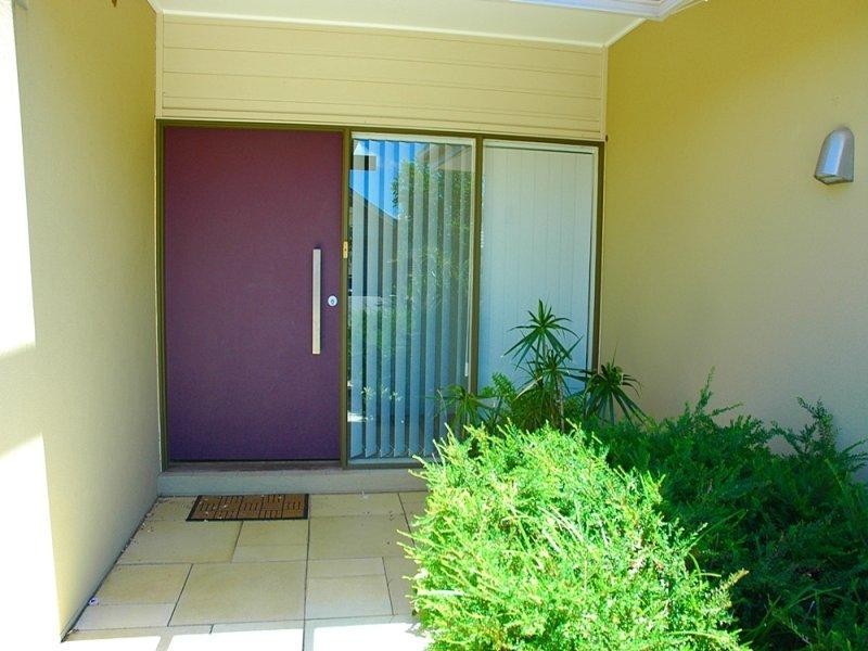 15 Hawksbury CR, Wakerley QLD 4154
