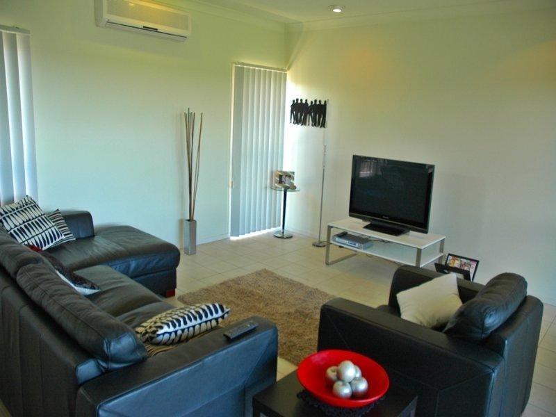 15 Hawksbury CR, Wakerley QLD 4154
