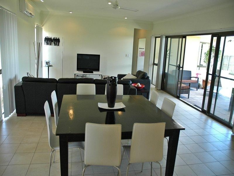 15 Hawksbury CR, Wakerley QLD 4154
