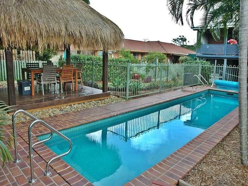 16 Mill ST, Redland Bay QLD 4165