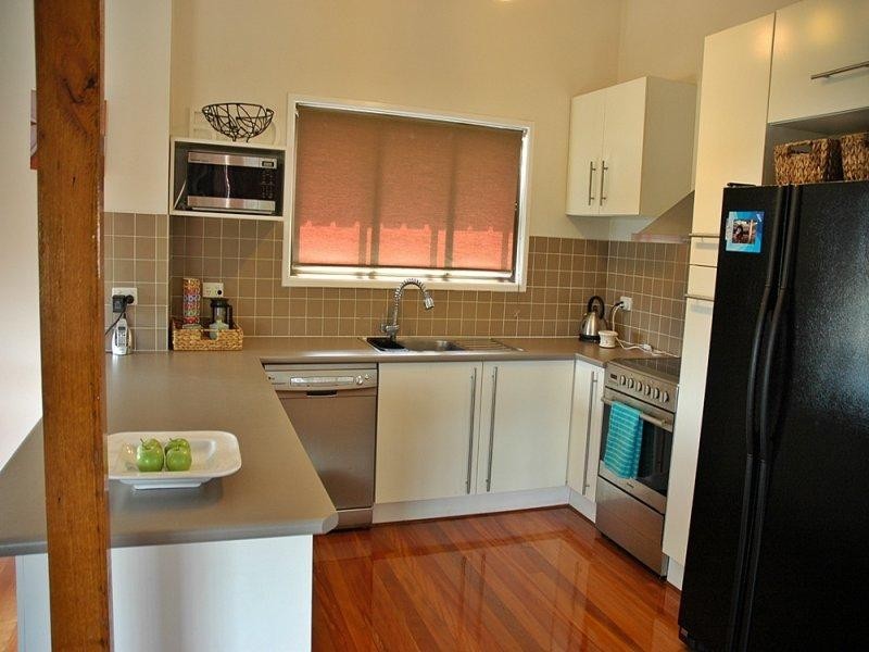 16 Mill ST, Redland Bay QLD 4165