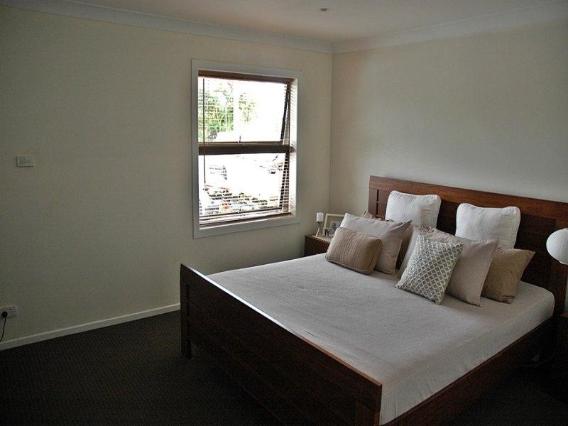 16 Mill ST, Redland Bay QLD 4165