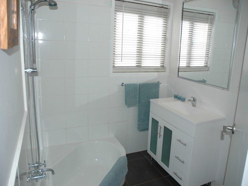 16 Mill ST, Redland Bay QLD 4165