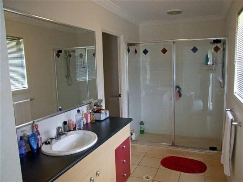 17 Attenborough CCT, Redland Bay QLD 4165
