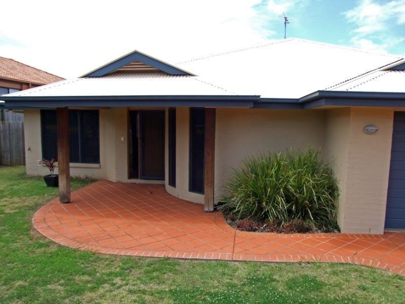 17 Attenborough CCT, Redland Bay QLD 4165