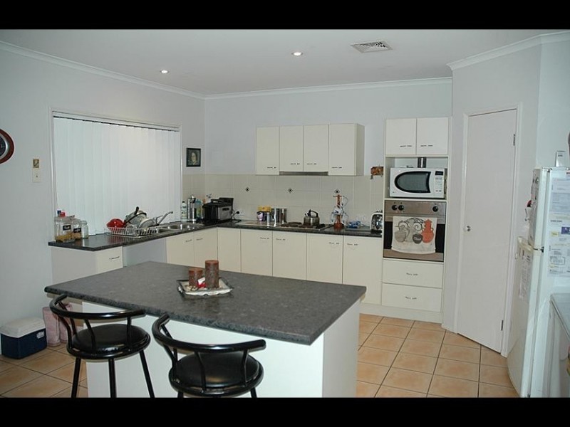 17 Kimbolton DR, Redland Bay QLD 4165