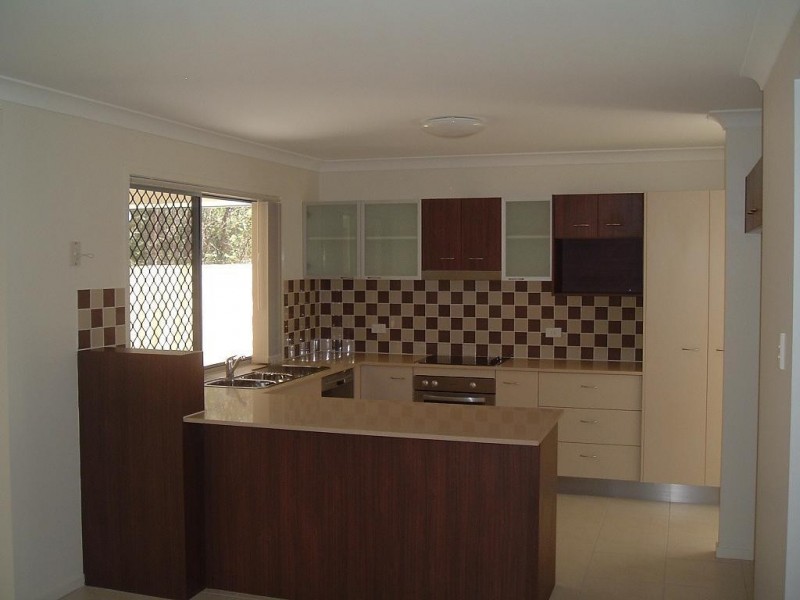 18 Green Place, Redland Bay QLD 4165