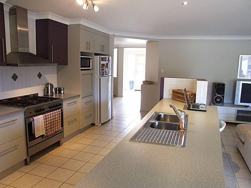 19 CASWELL CR, Redland Bay QLD 4165