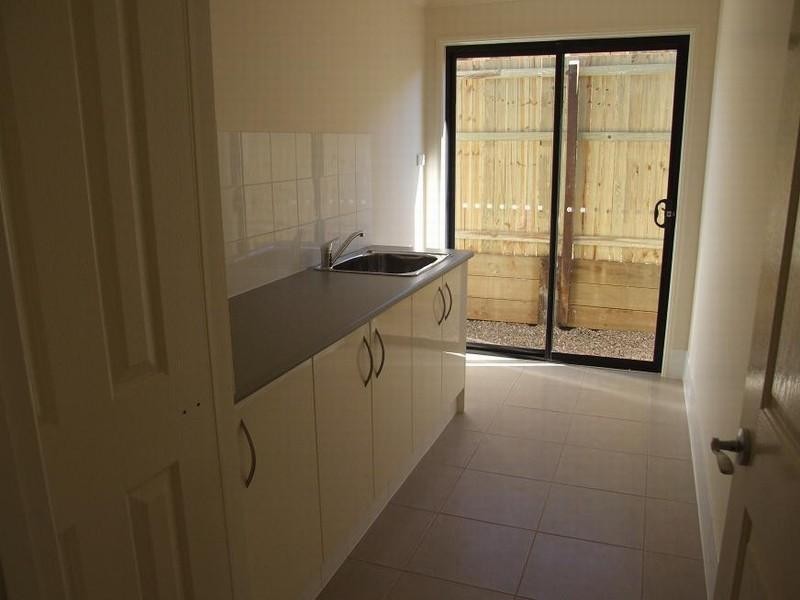 1 Mervyn Crescent, Redland Bay QLD 4165