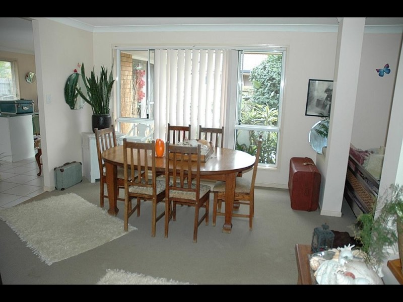 1 Viewfield St, Redland Bay QLD 4165