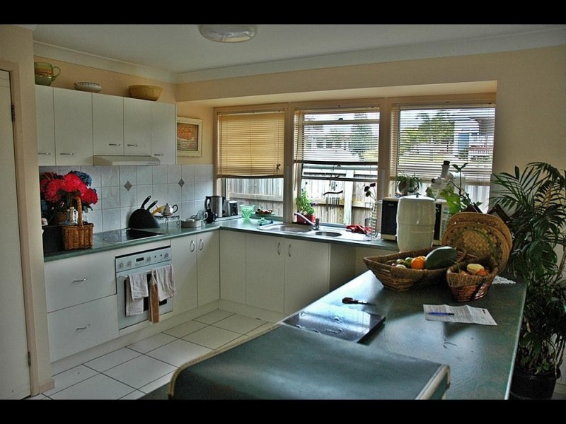 1 Viewfield St, Redland Bay QLD 4165