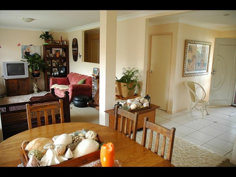 1 Viewfield St, Redland Bay QLD 4165