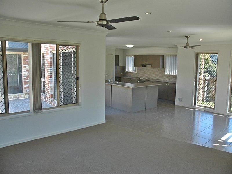 7 Indigo Street, Redland Bay QLD 4165