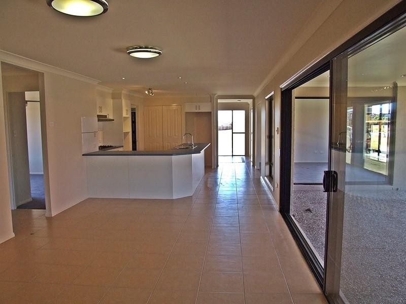 206 Pentecost Pl, Redland Bay QLD 4165