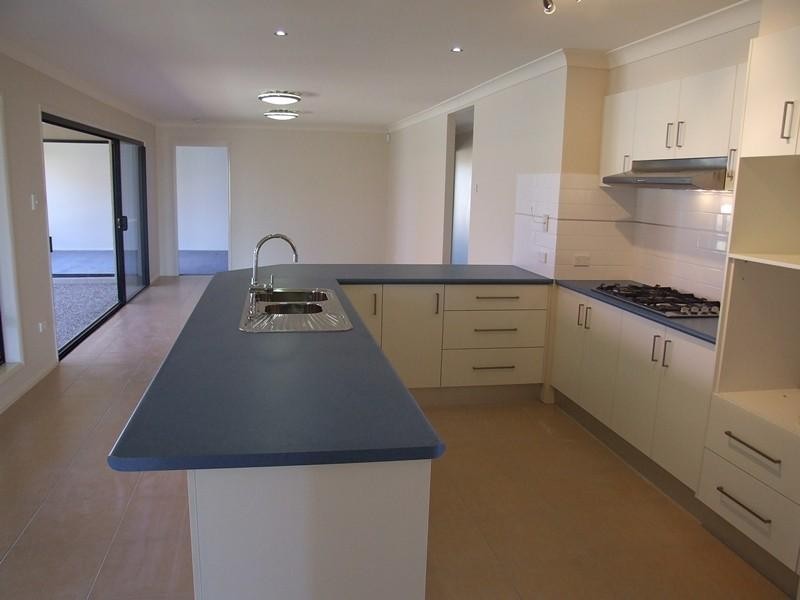 206 Pentecost Pl, Redland Bay QLD 4165