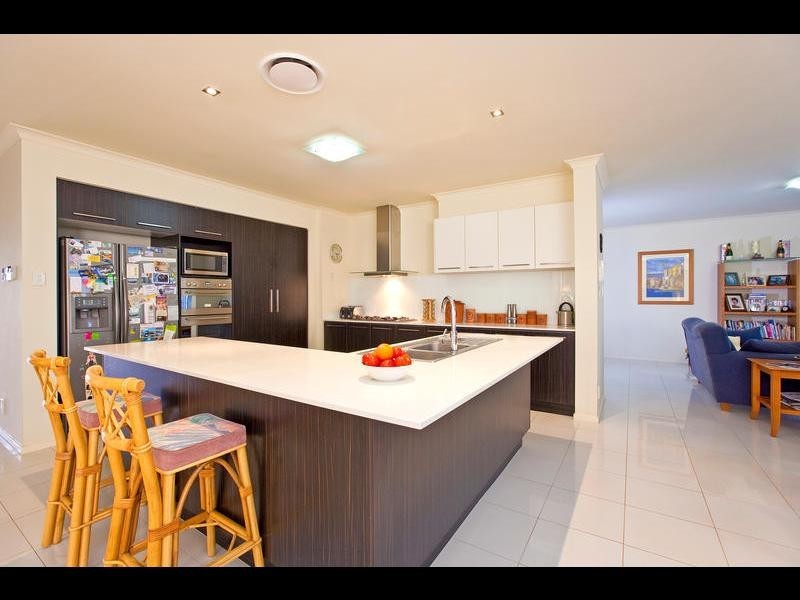 20 Bedarra St, Redland Bay QLD 4165