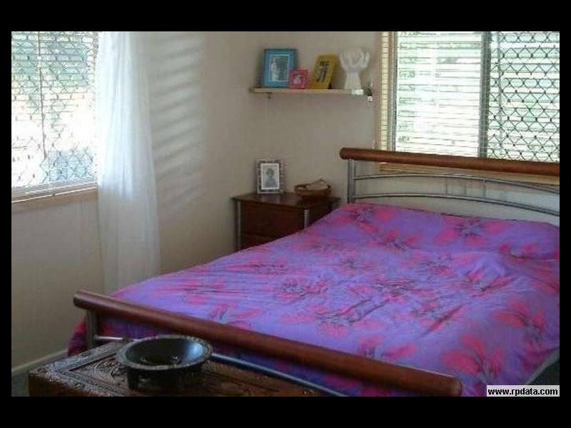 17 Marine Street, Redland Bay QLD 4165