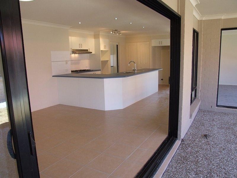 206 Pentecost Pl, Redland Bay QLD 4165