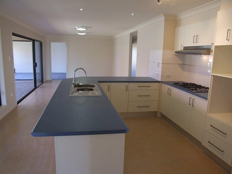 206 Pentecost Pl, Redland Bay QLD 4165