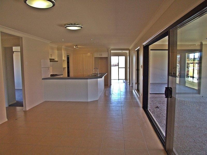 206 Pentecost Pl, Redland Bay QLD 4165