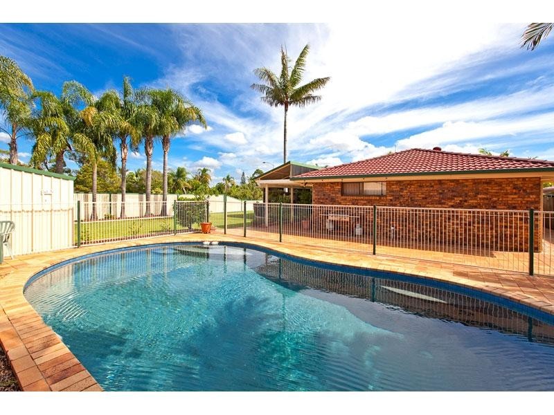 22 Oak ST, Victoria Point QLD 4165