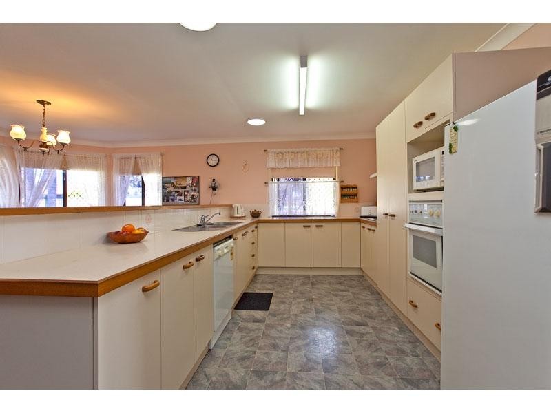 22 Oak ST, Victoria Point QLD 4165
