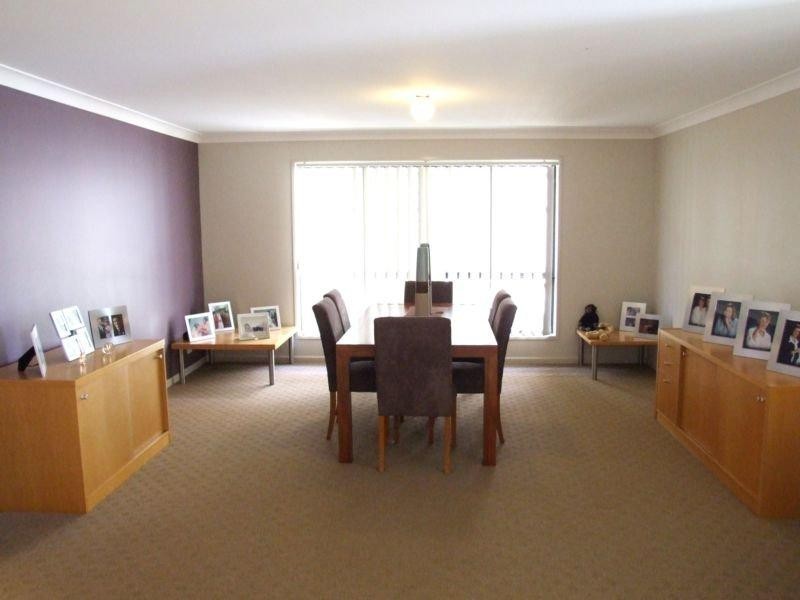 19 Caswell Crescent, Redland Bay QLD 4165