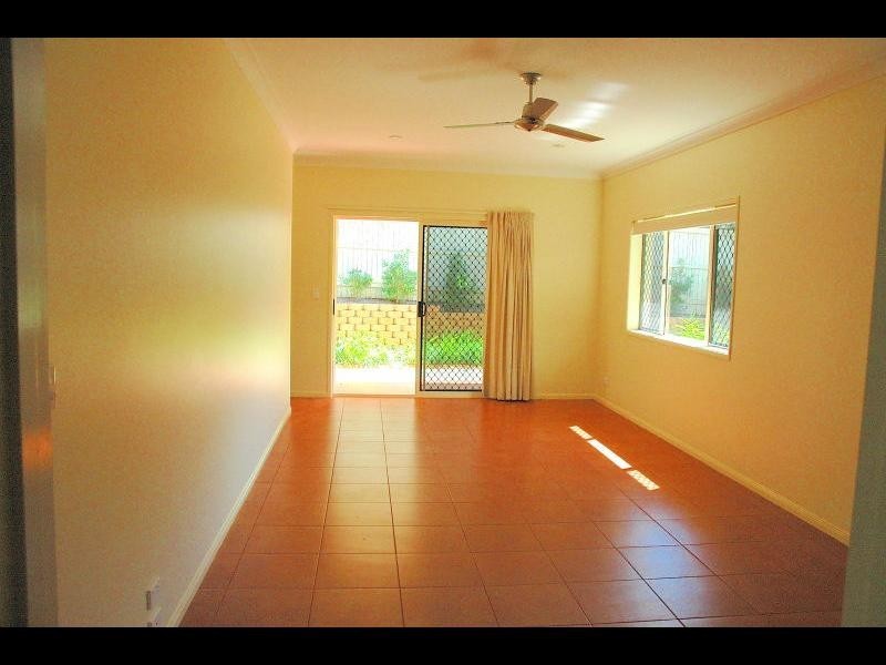 2/14 Irwin Place, Redland Bay QLD 4165