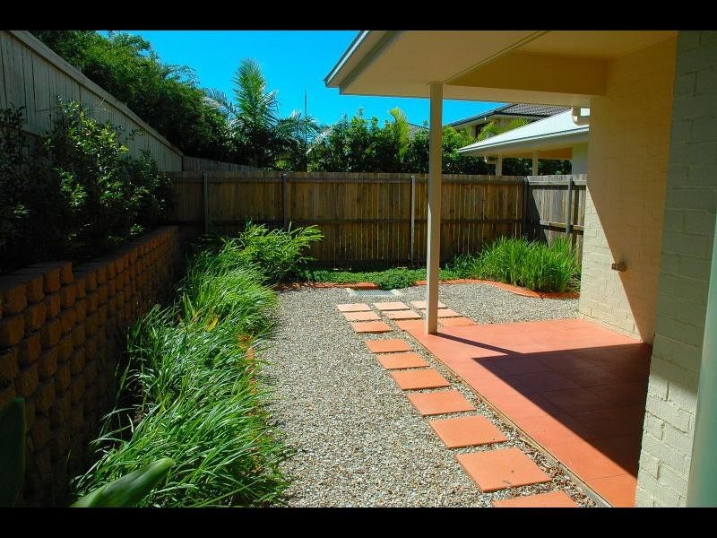 2/14 Irwin Place, Redland Bay QLD 4165