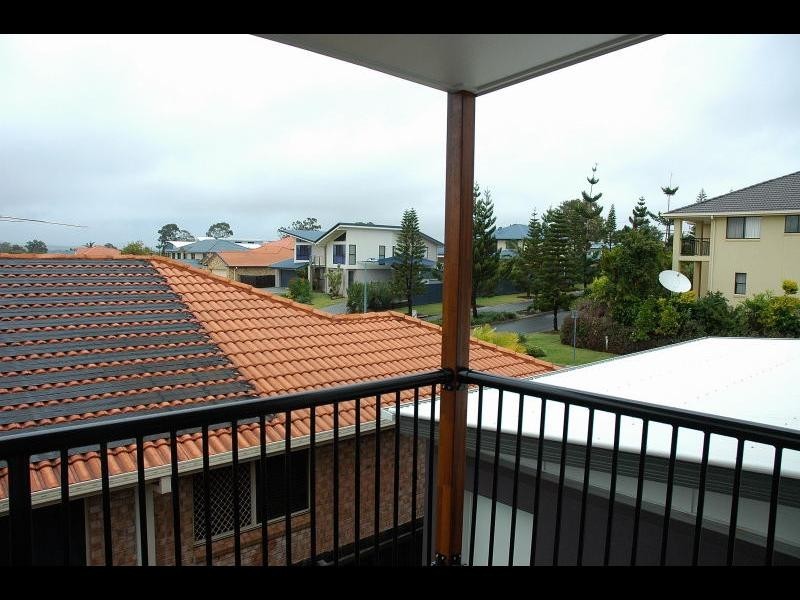 1/3 Kimbolton Drive, Redland Bay QLD 4165