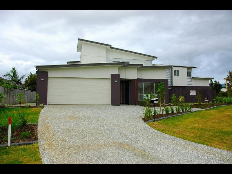 2/3 Kimbolton Drive, Redland Bay QLD 4165