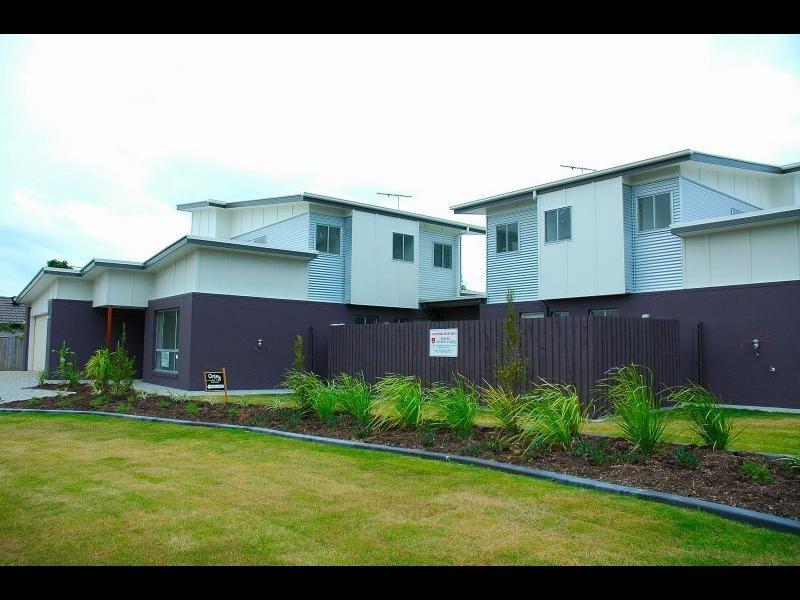 2/3 Kimbolton Drive, Redland Bay QLD 4165