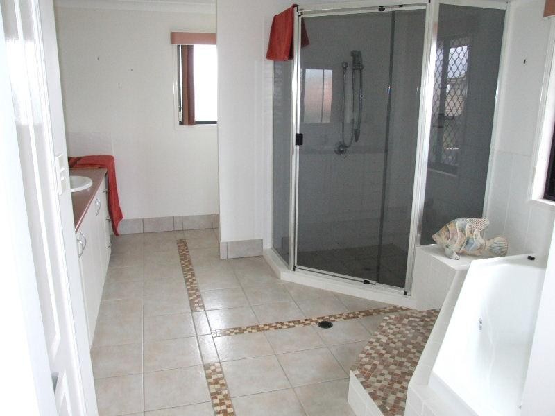 6 Saltwater Place, Redland Bay QLD 4165