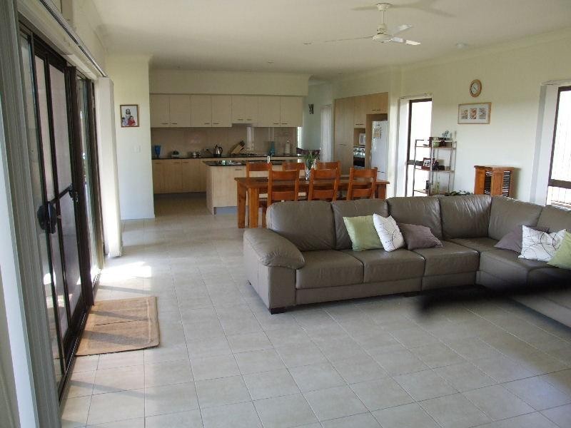15 Hawksbury Crescent, Wakerley QLD 4154