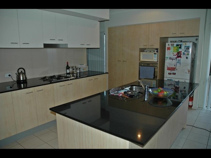 15 Hawksbury Crescent, Wakerley QLD 4154