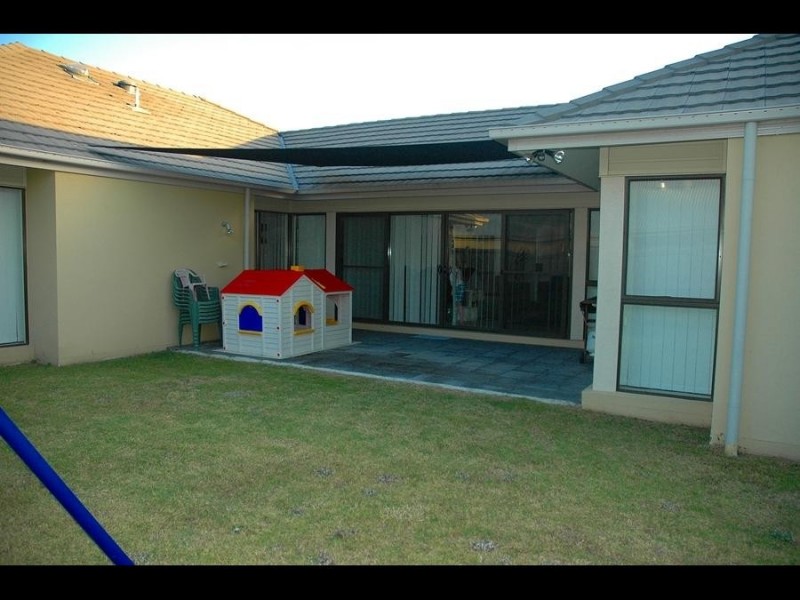 15 Hawksbury Crescent, Wakerley QLD 4154