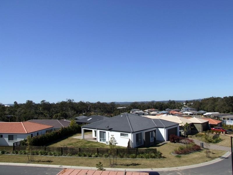 27 Aqua Crescent, Redland Bay QLD 4165