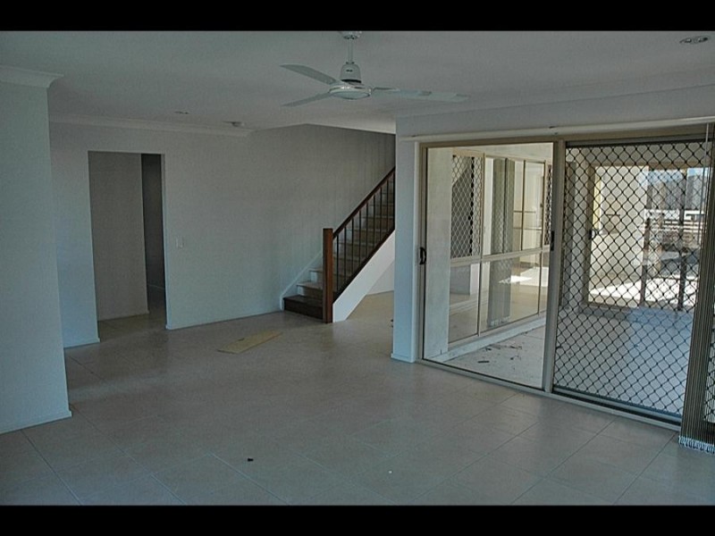 27 Aqua Crescent, Redland Bay QLD 4165