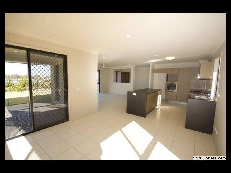 21 Aqua Crescent, Redland Bay QLD 4165