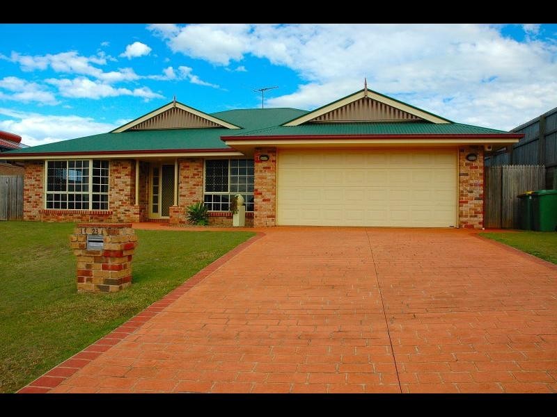 23 Lowe Circuit, Redland Bay QLD 4165